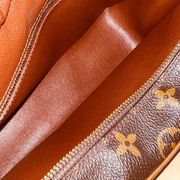 Authentic Louis Vuitton Monogram Bolougne 30 - Picture 7 of 16